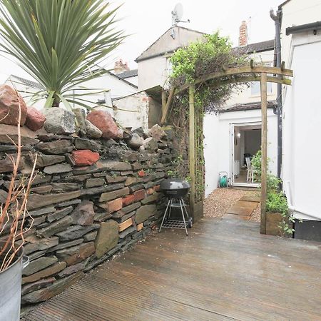 Spacious 4 Bedroom House- Walking Distance To City Centre & Great Backyard Cardiff Exterior foto