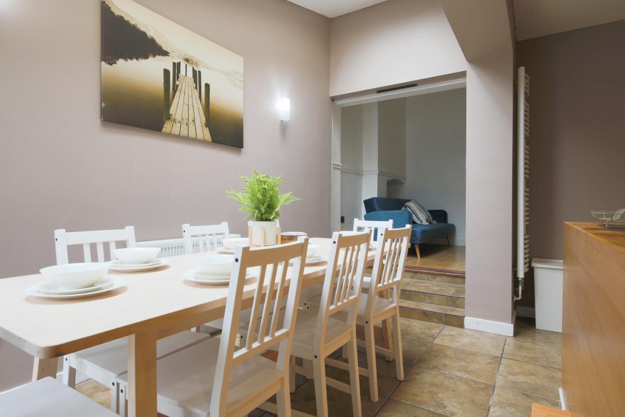 Spacious 4 Bedroom House- Walking Distance To City Centre & Great Backyard Cardiff Exterior foto