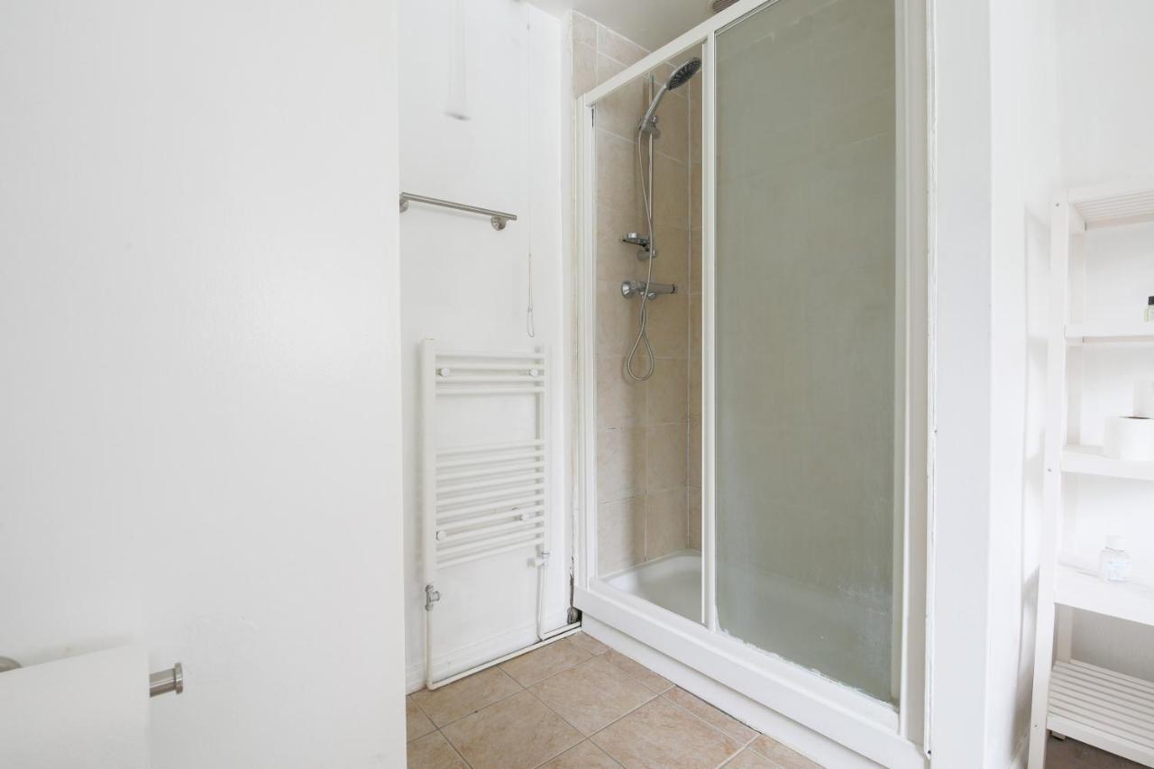 Spacious 4 Bedroom House- Walking Distance To City Centre & Great Backyard Cardiff Exterior foto